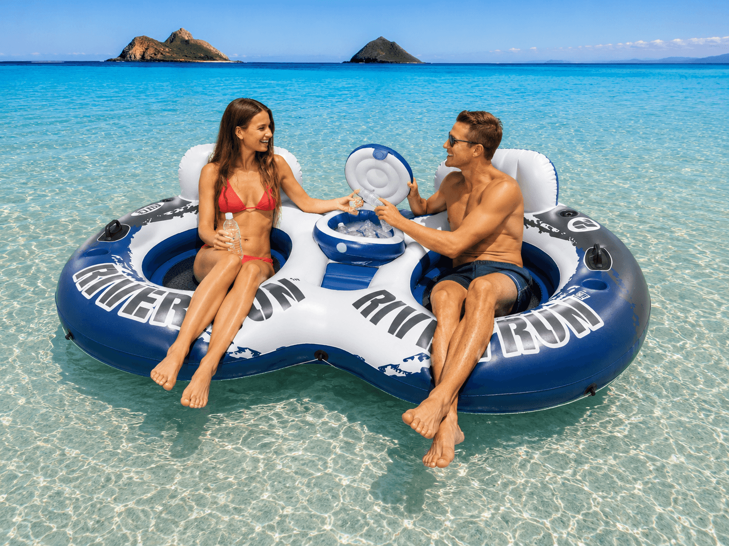 Tube ring for 2 people with builtin cooler